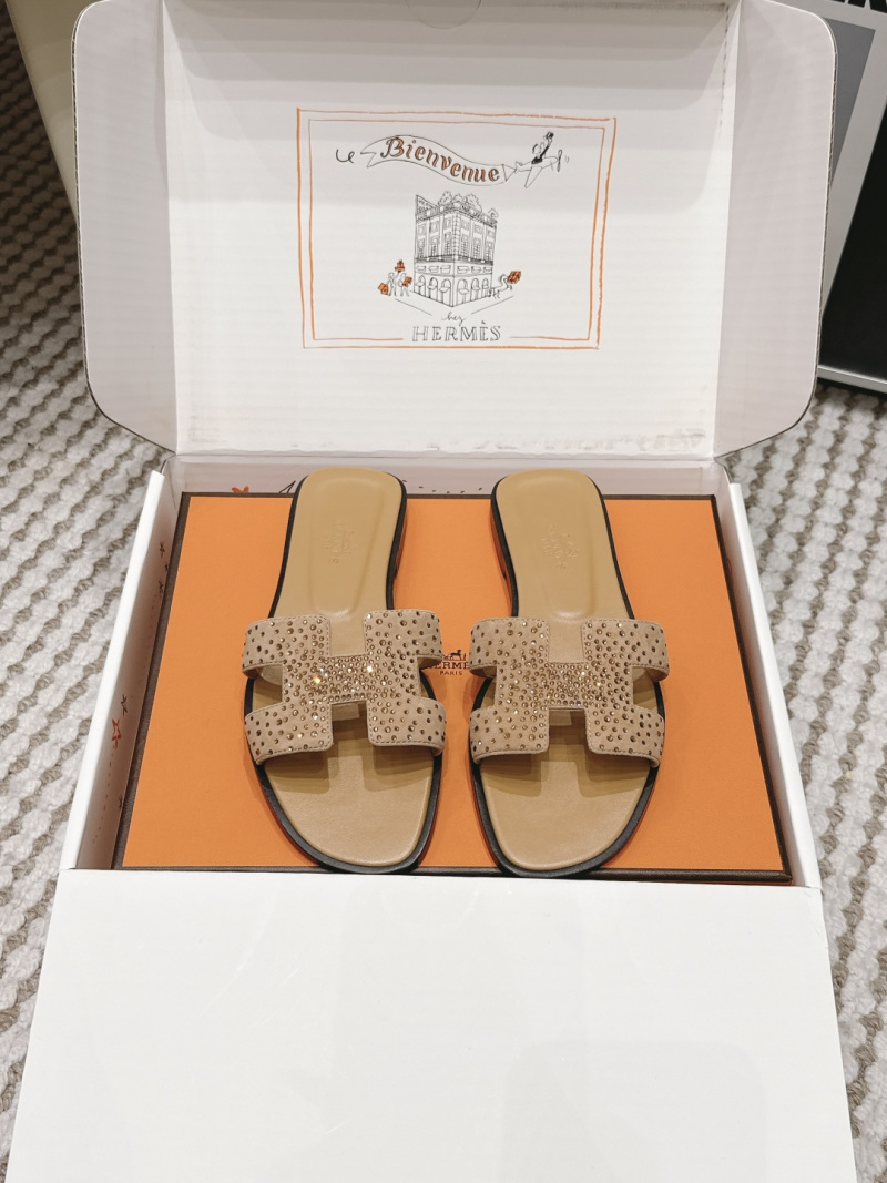 Сандалии женские с камнями бежевого цвета Hermès