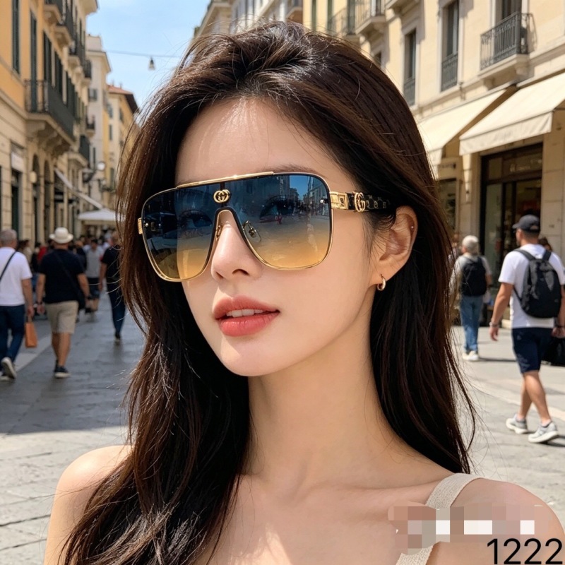 Солнцезащитные очки авиаторы черные с золотой оправой Gucci