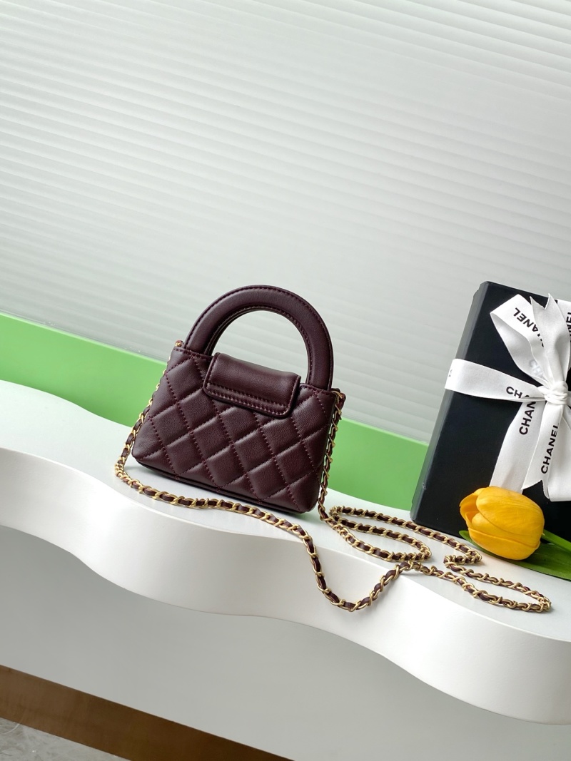 Мини сумка Kelly из кожи с золотой фурнитурой Chanel
