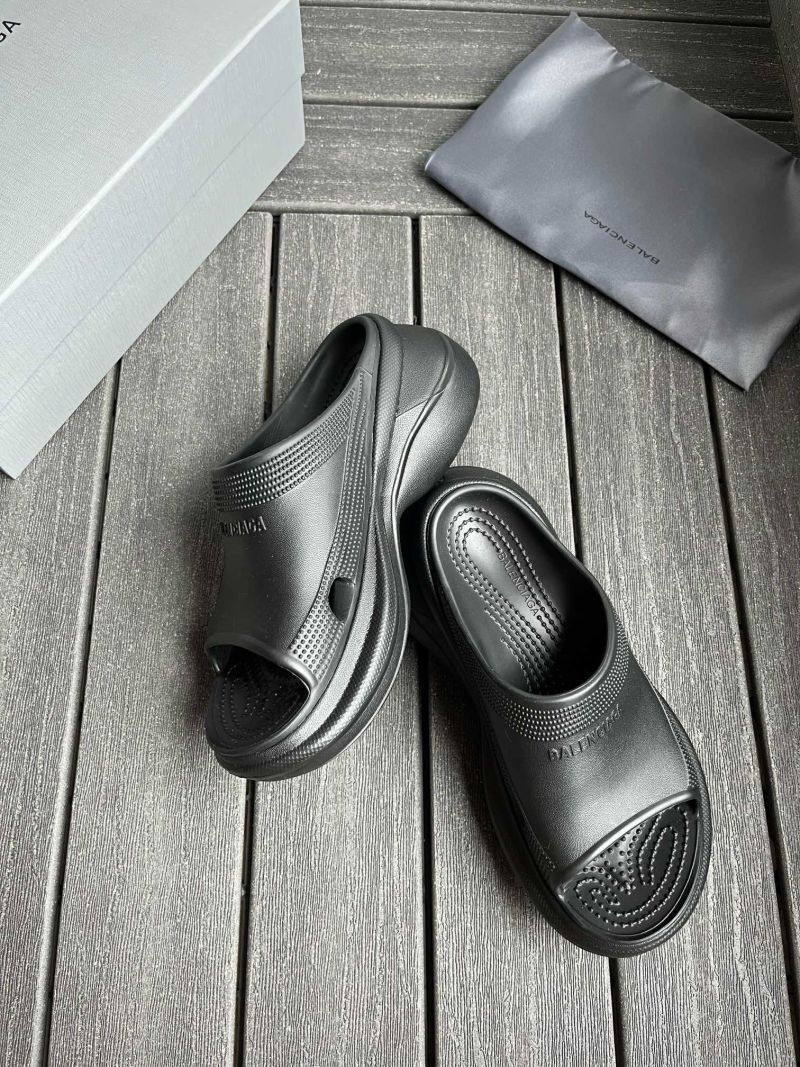 Сандалии Balenciaga x Crocs P270 женские