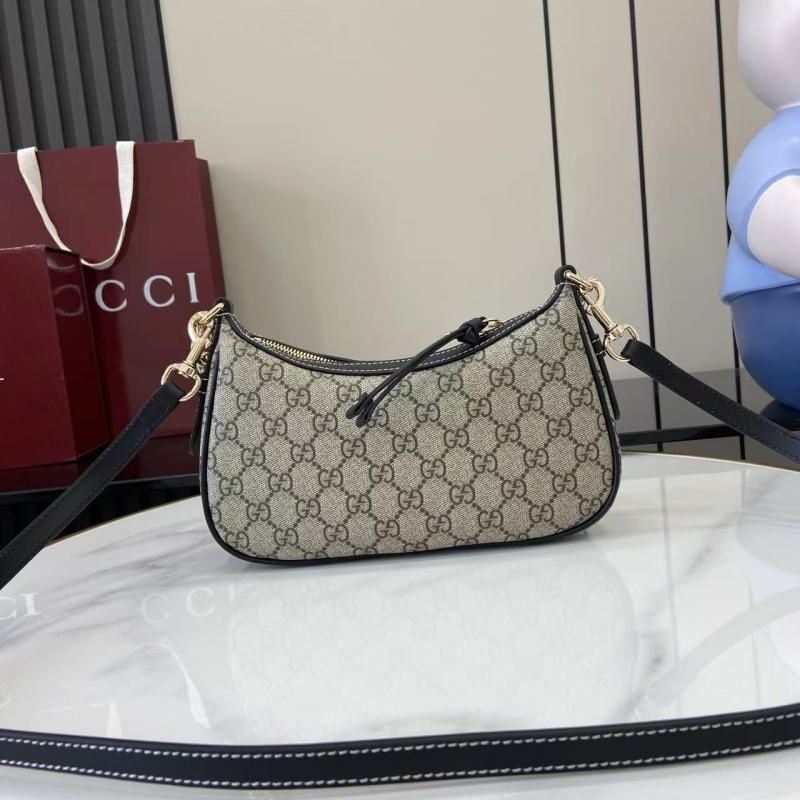 Сумка Gucci с цепным декором