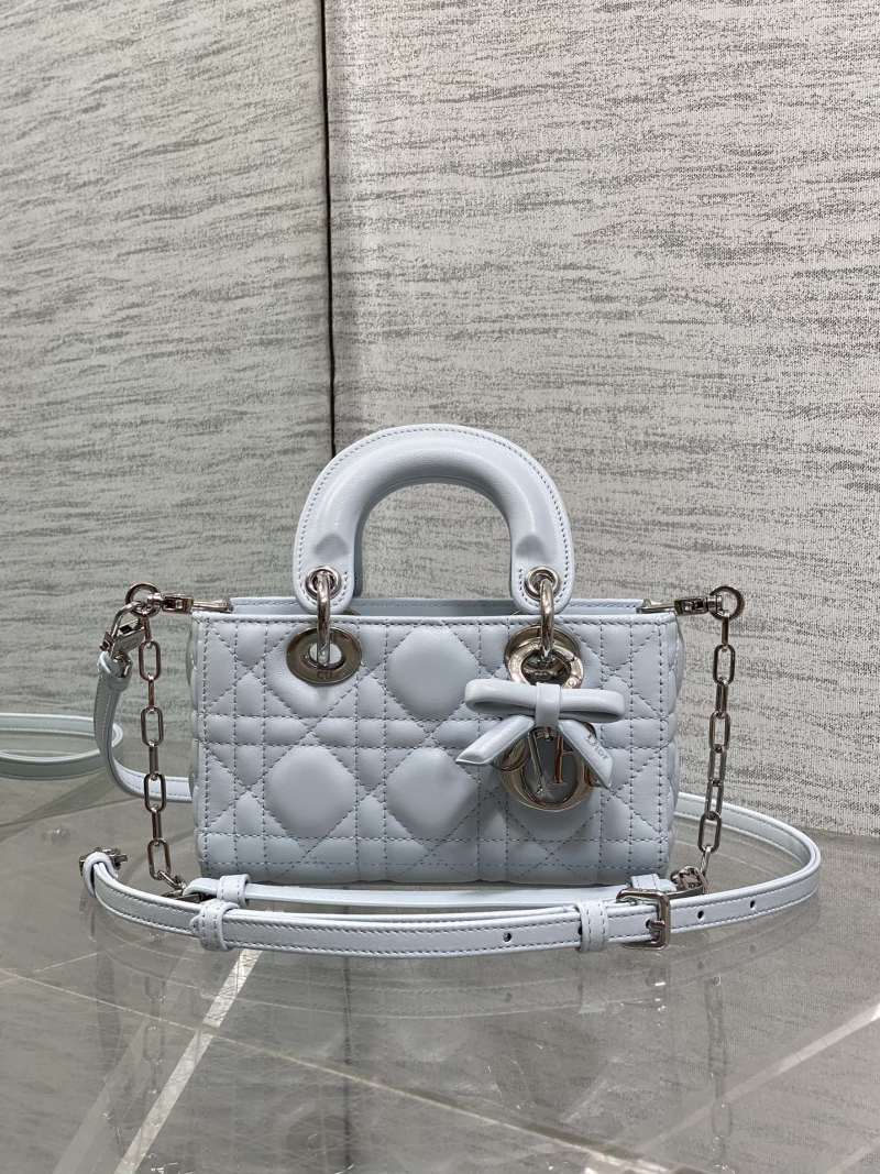 Сумка Dior Lady Dior светло-голубая
