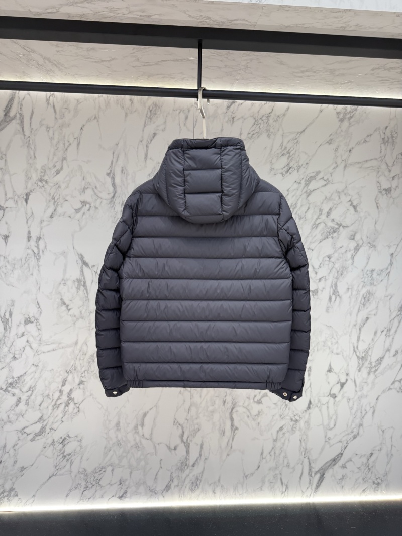 Пуховик Moncler