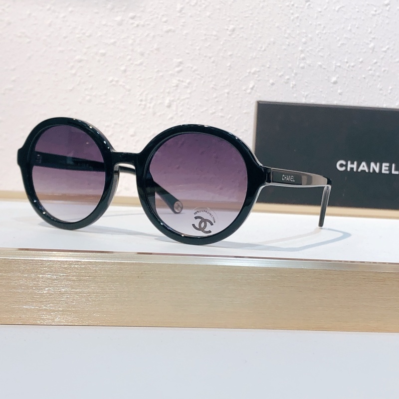 Солнцезащитные очки Chanel