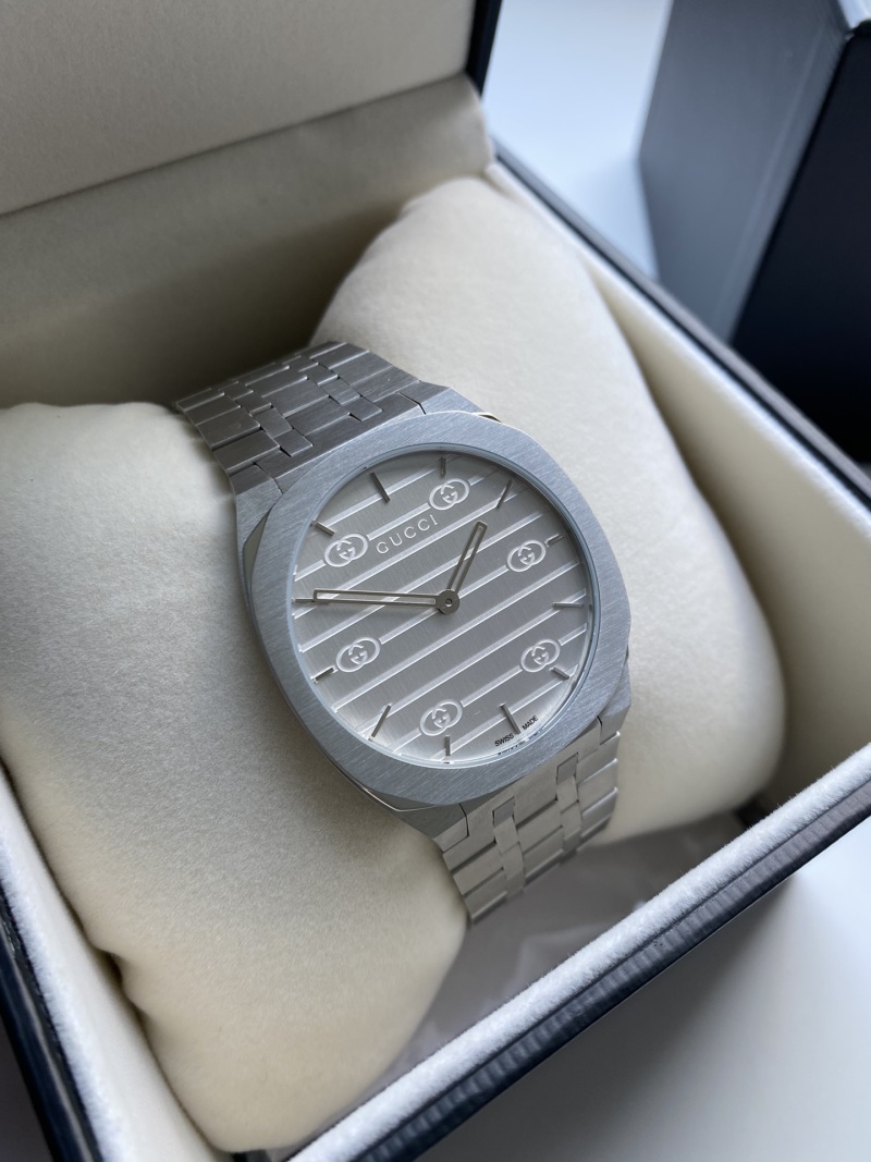Часы Gucci