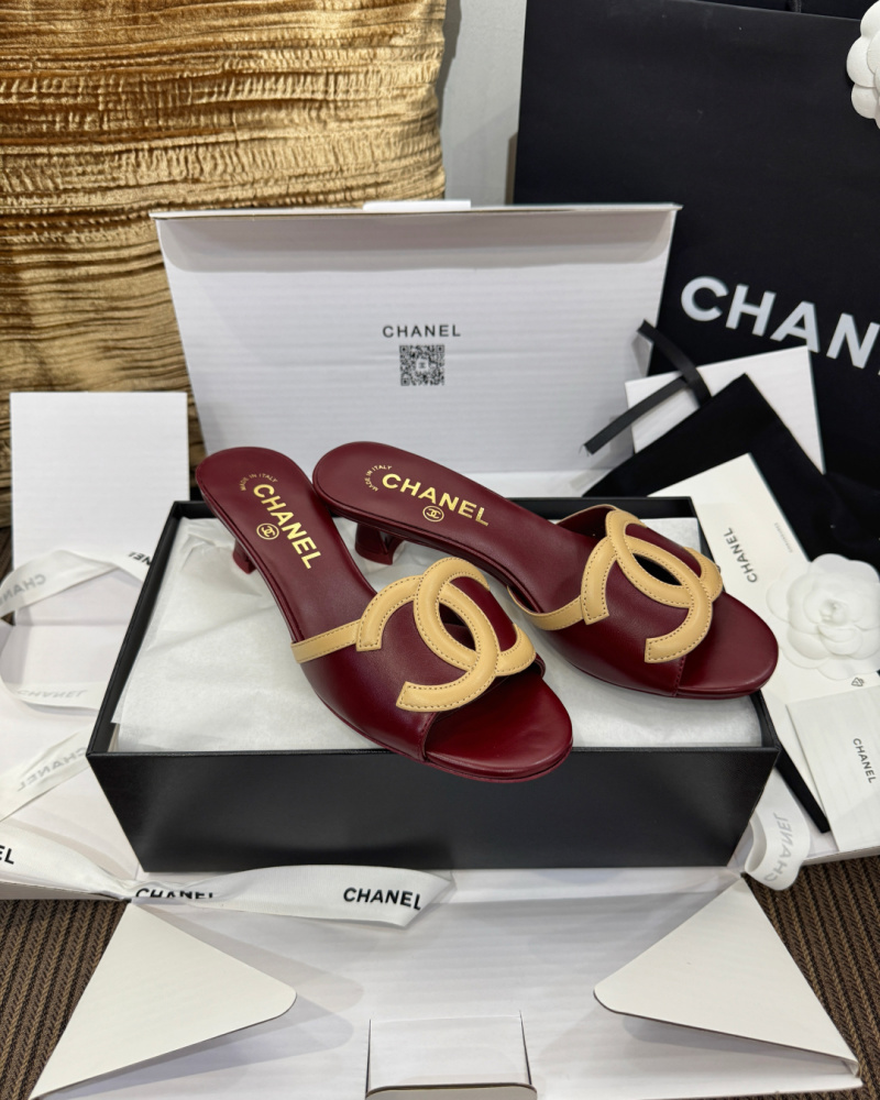 Сандали Chanel женские кожаные с двойным логотипом