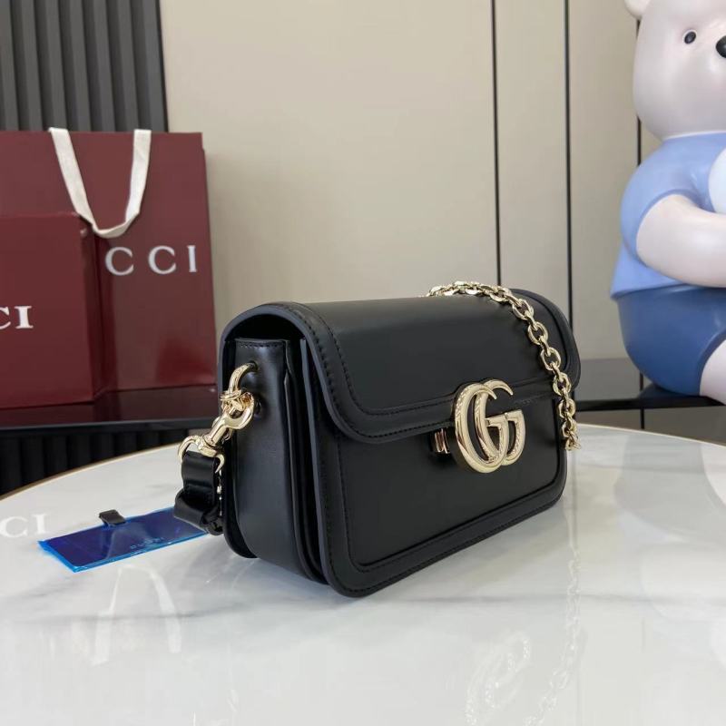 Сумка Gucci с цепочкой