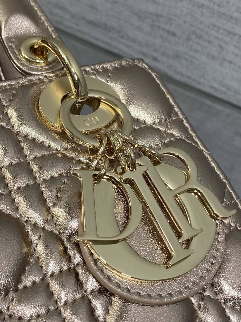 Сумка Dior Lady Dior с ремнем
