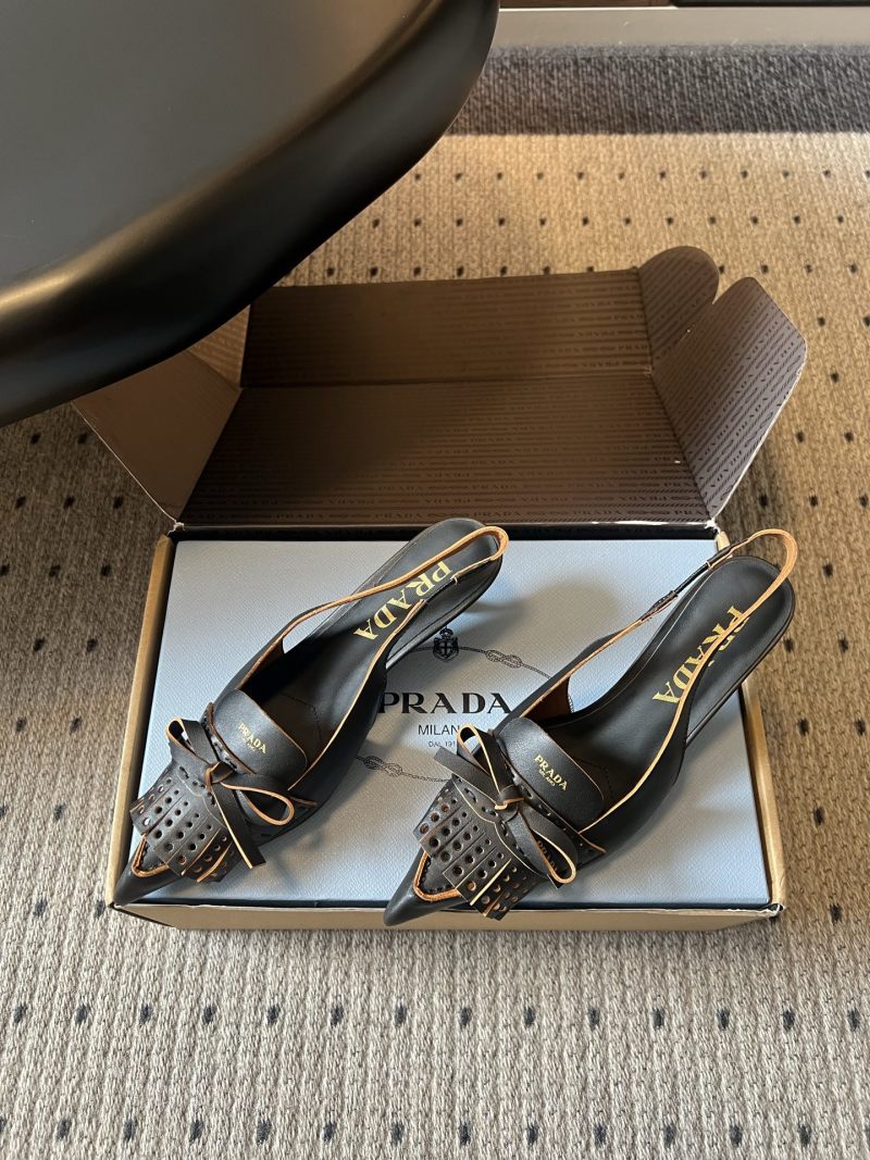 Женские туфли Prada с бахромой и бантом