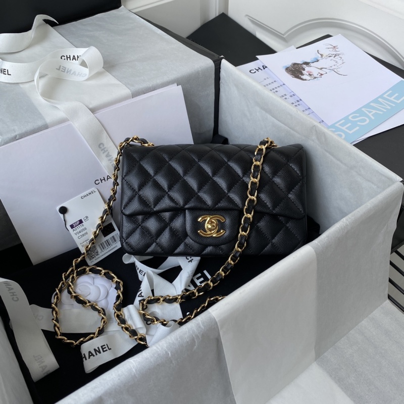 Черная кожаная сумка с цепочкой Chanel