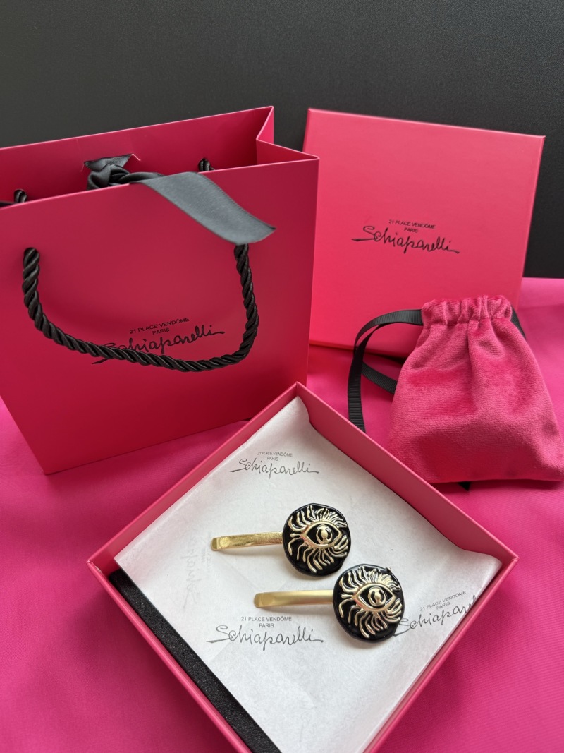 Брошь с глазом Schiaparelli