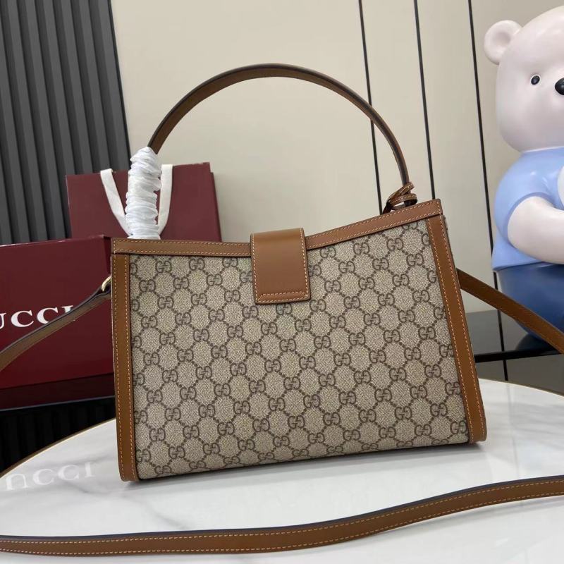 Сумка Gucci с монограммой и замком