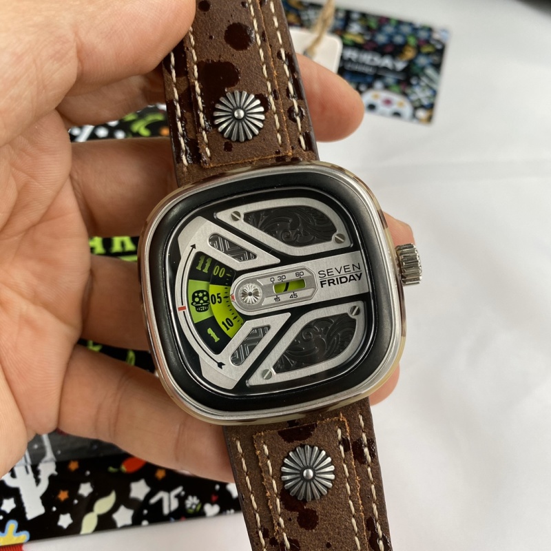 Часы SevenFriday