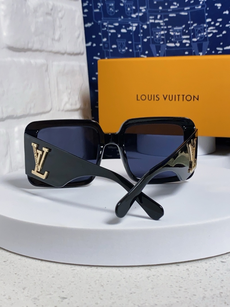 Солнцезащитные очки Louis Vuitton черные квадратные