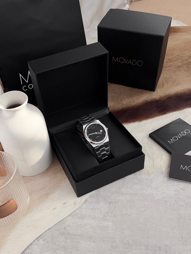 Часы Movado