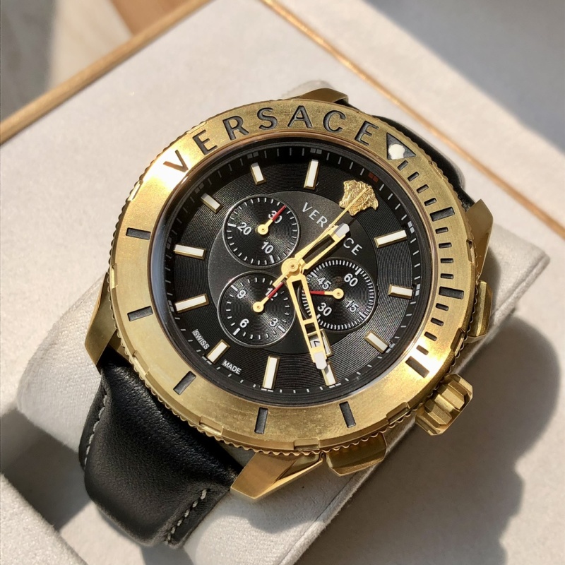 Часы Versace