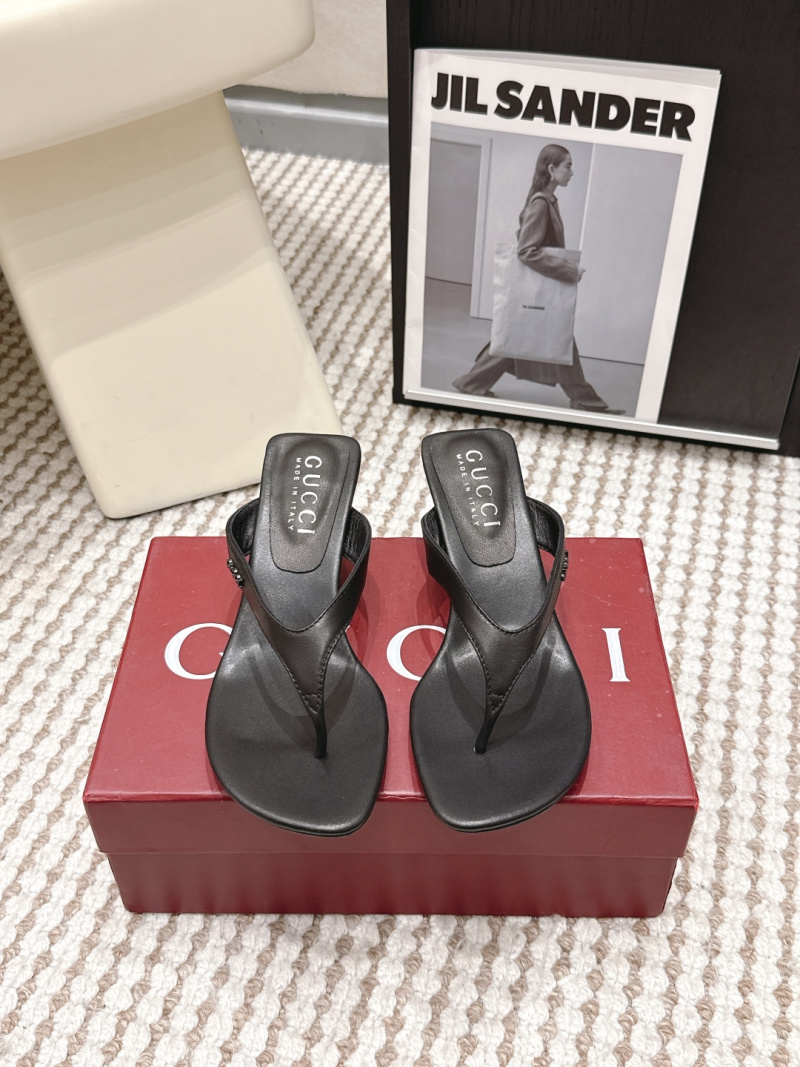 Женские чёрные шлёпанцы Gucci