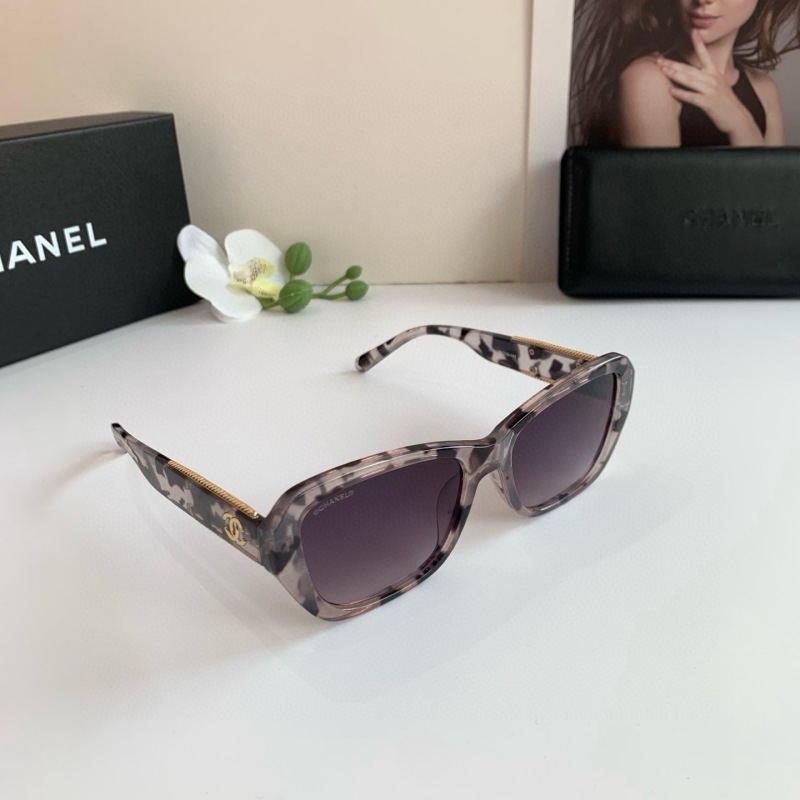 Солнцезащитные очки CHANEL