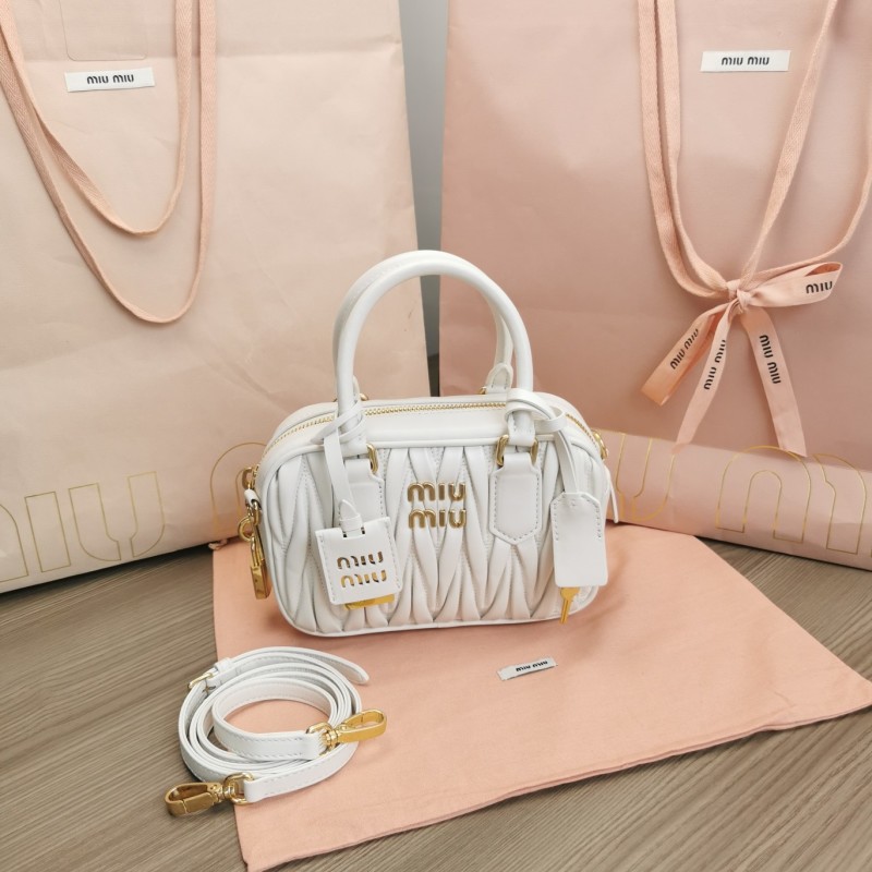 Сумка Miu Miu белая с ручками