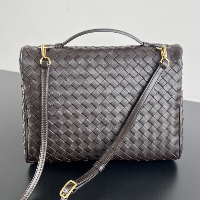 Плетеная косметичка Bottega Veneta