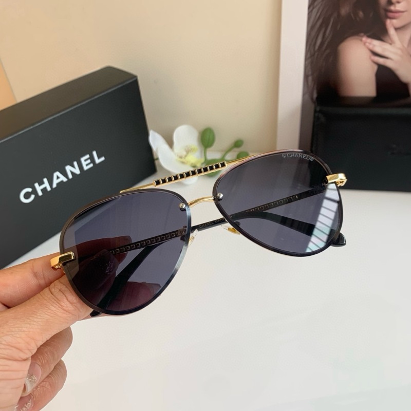 Солнечные очки Chanel