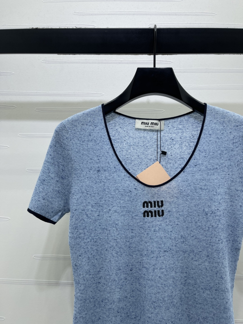 Женский топ Miu Miu с V-образным вырезом и укороченной длиной