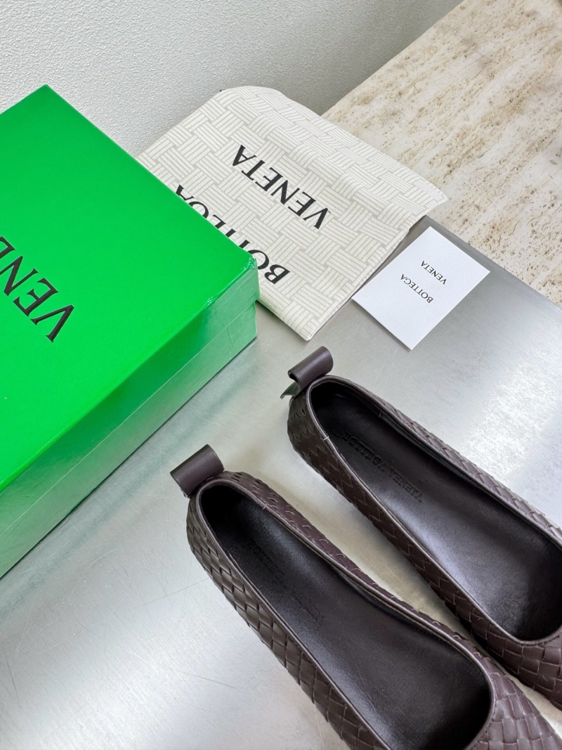 Женские плетеные балетки из натуральной кожи Bottega Veneta