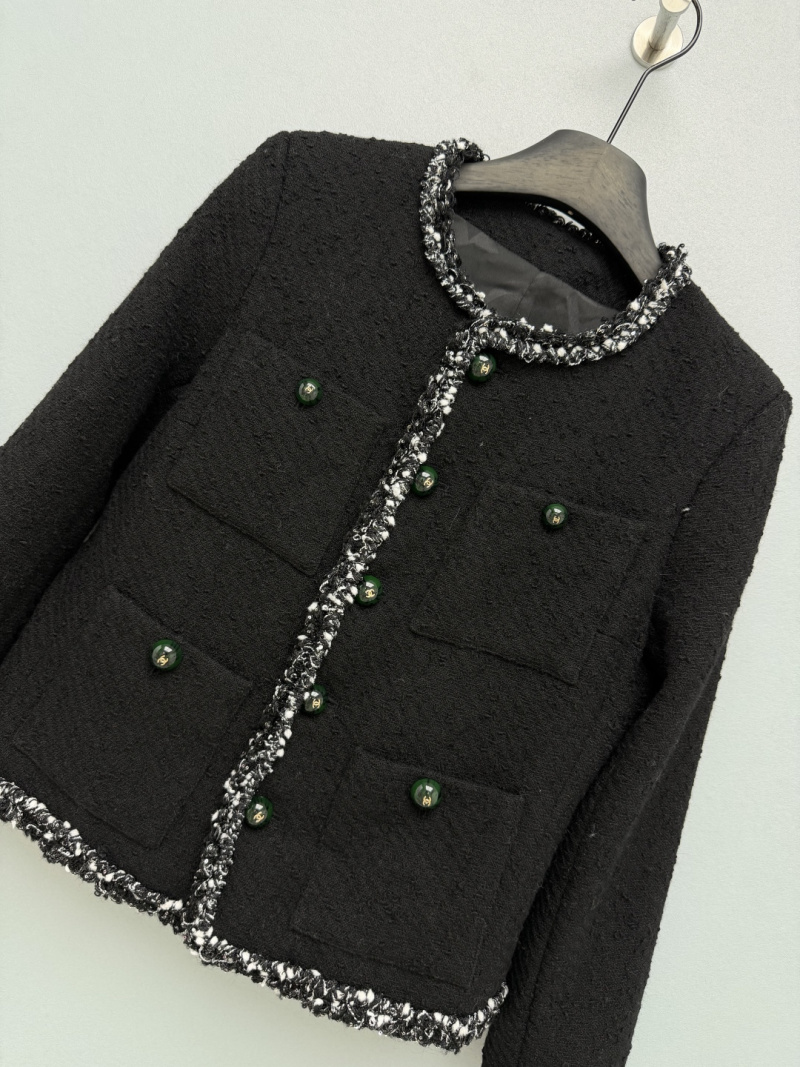 Чёрная куртка Chanel с бахромой