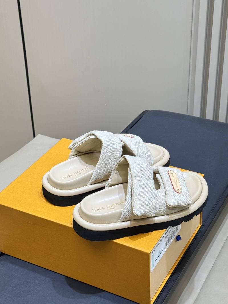 Шлёпанцы Louis Vuitton