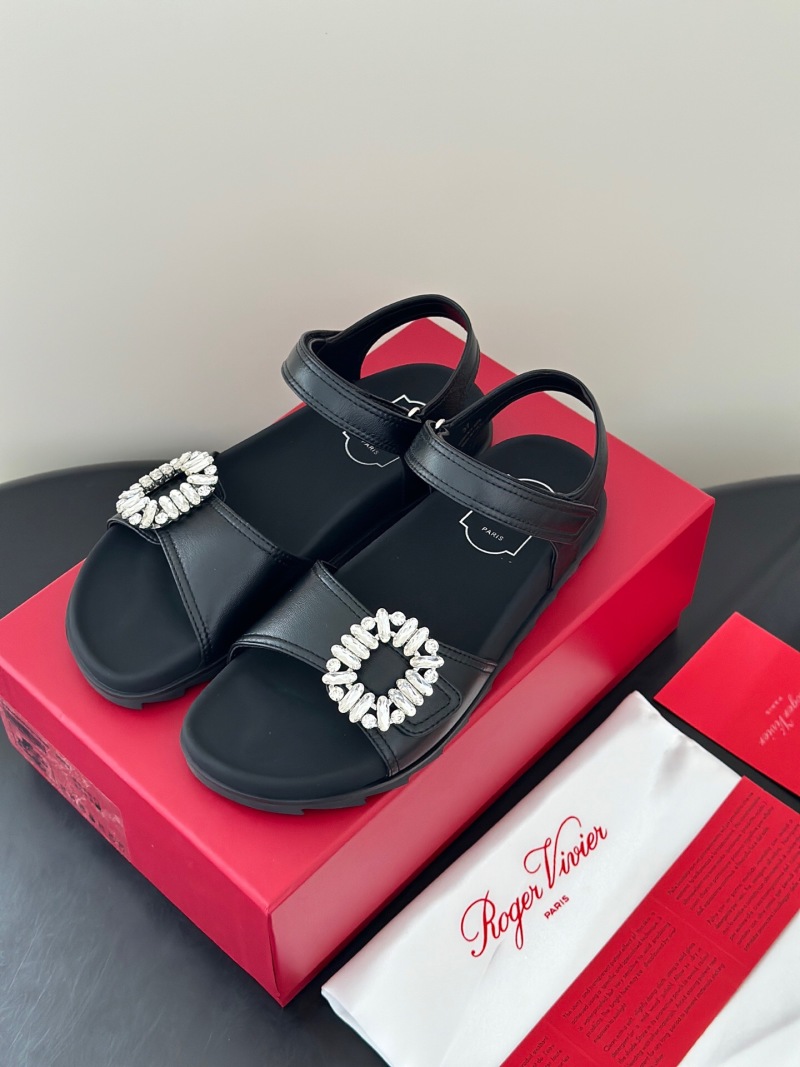 Женские черные босоножки с декоративной пряжкой Roger Vivier