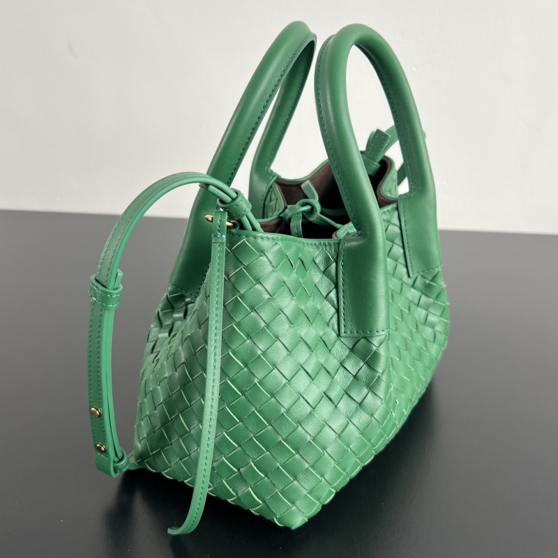 Плетеная сумка Bottega Veneta Pinacoteca маленького размера