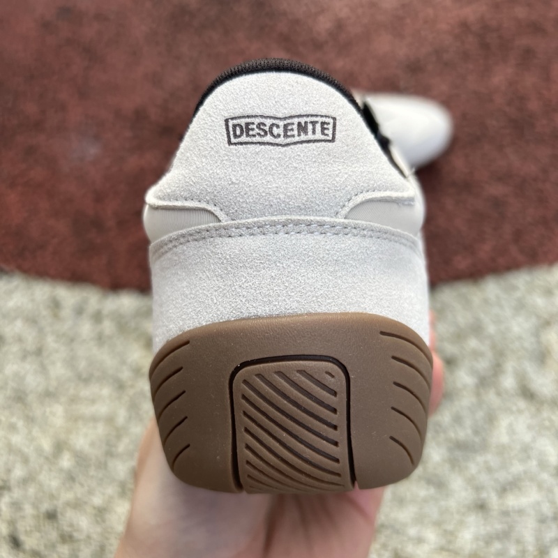 Кроссовки мужские Descente Chron SLIM белые