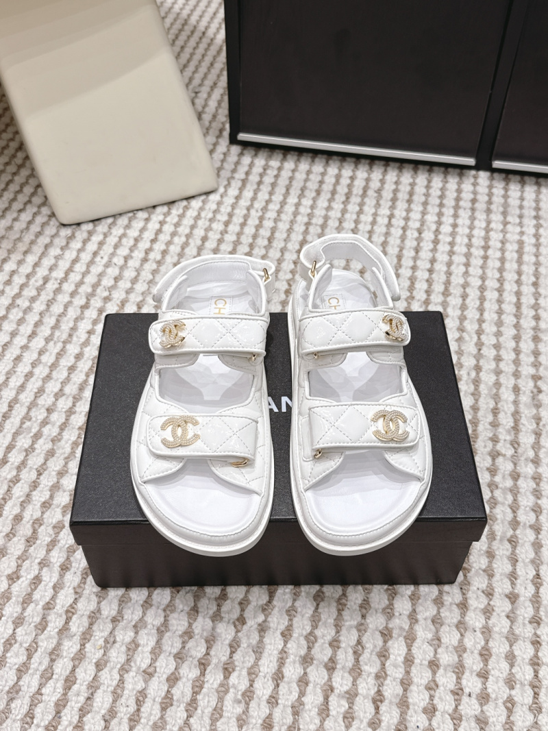 Женские белые кожаные сандалии с пряжкой Chanel