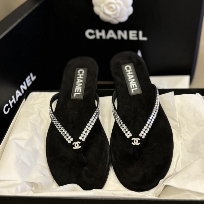 Chanel Черные шлепанцы со стразами