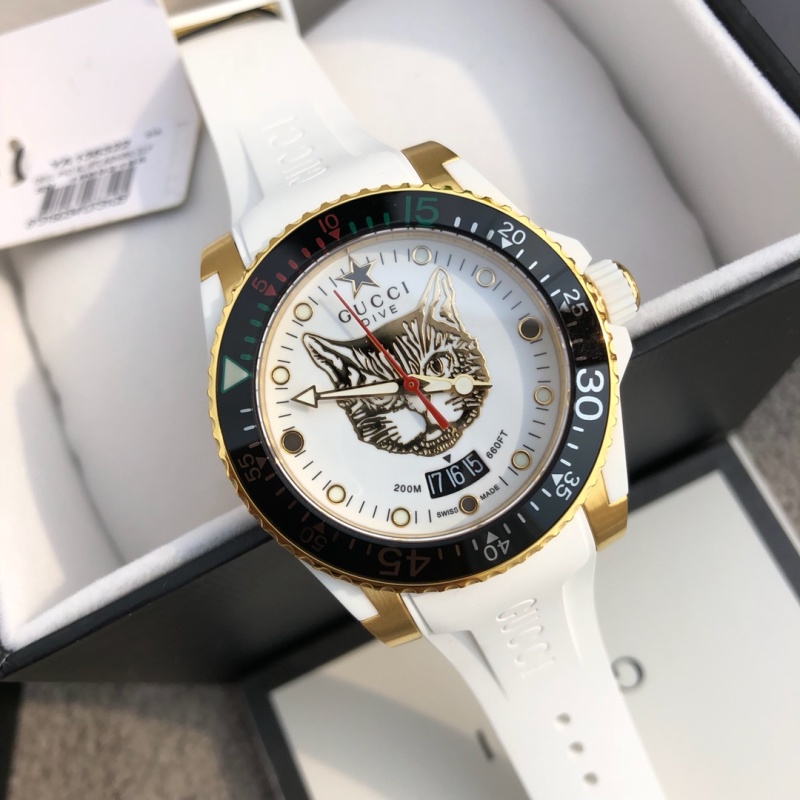 Часы Gucci
