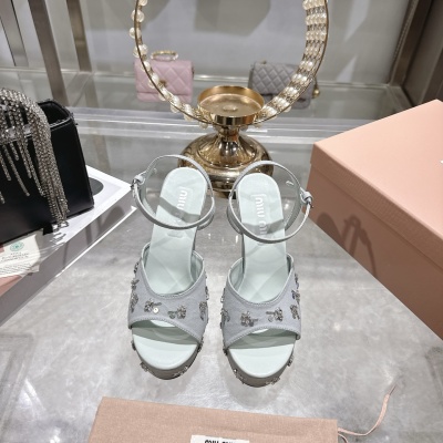 Женские босоножки Miu Miu со стразами