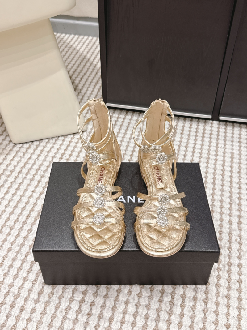 Женские босоножки с цветочным декором Chanel