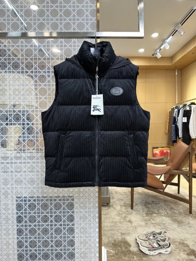 Жилеты Burberry
