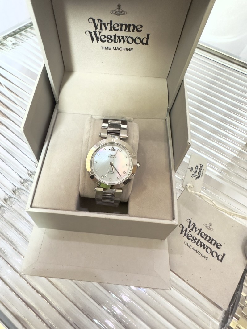Часы Vivienne Westwood