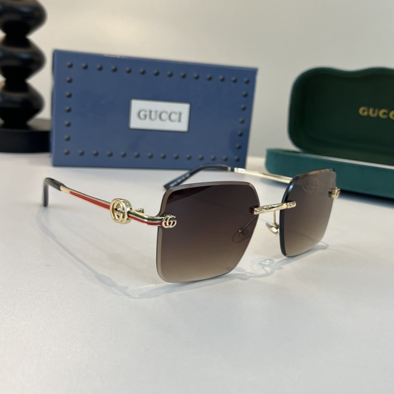 Солнечные очки Gucci