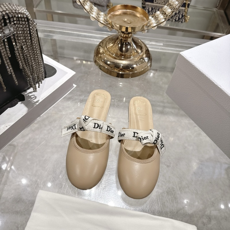 Бежевые балетки с лентой Dior