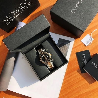 Часы Movado