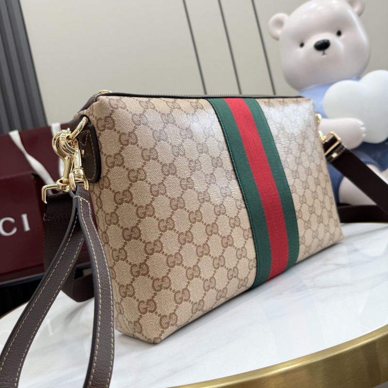 Сумка-клатч Gucci с монограммой и ремешком