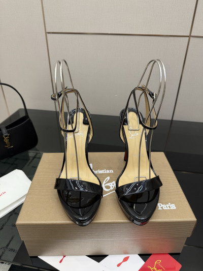 Черные лаковые туфли Christian Louboutin