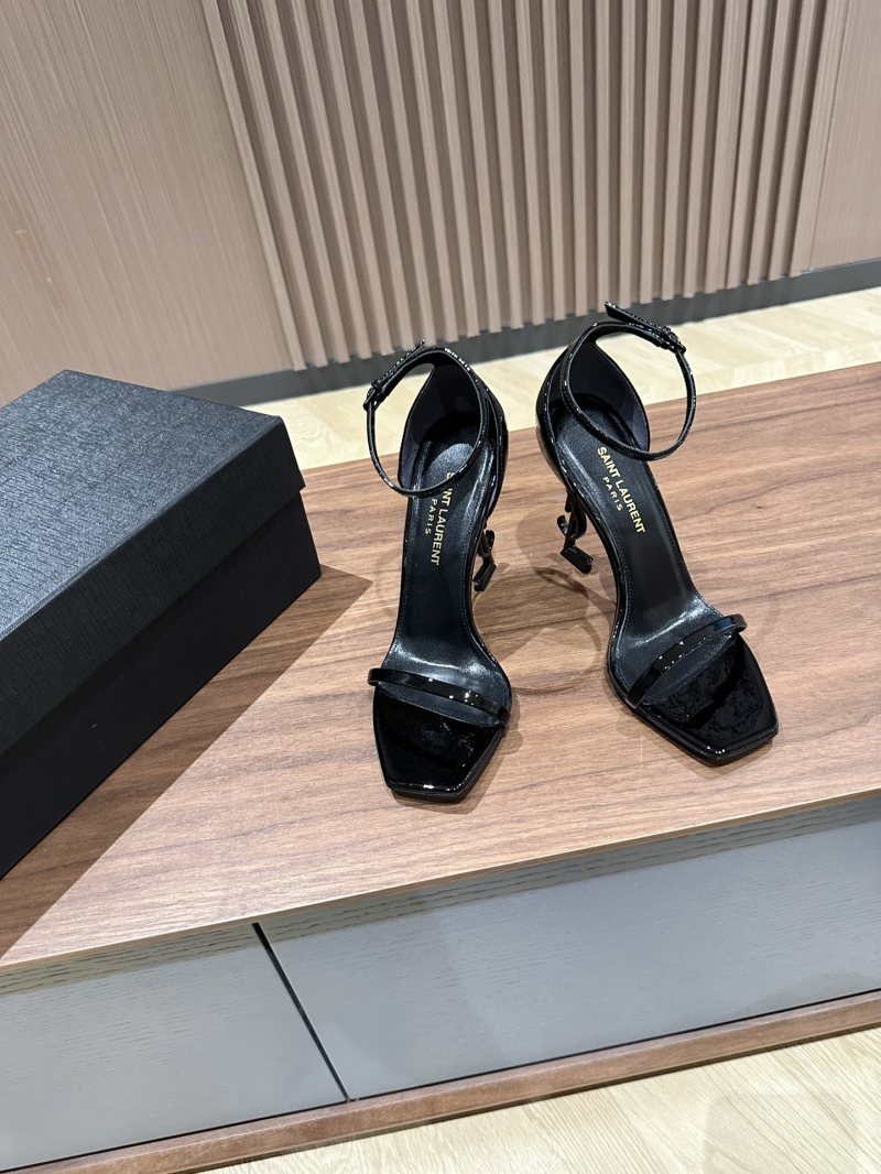 Женские черные лаковые туфли на шпильке с логотипом YSL Saint Laurent