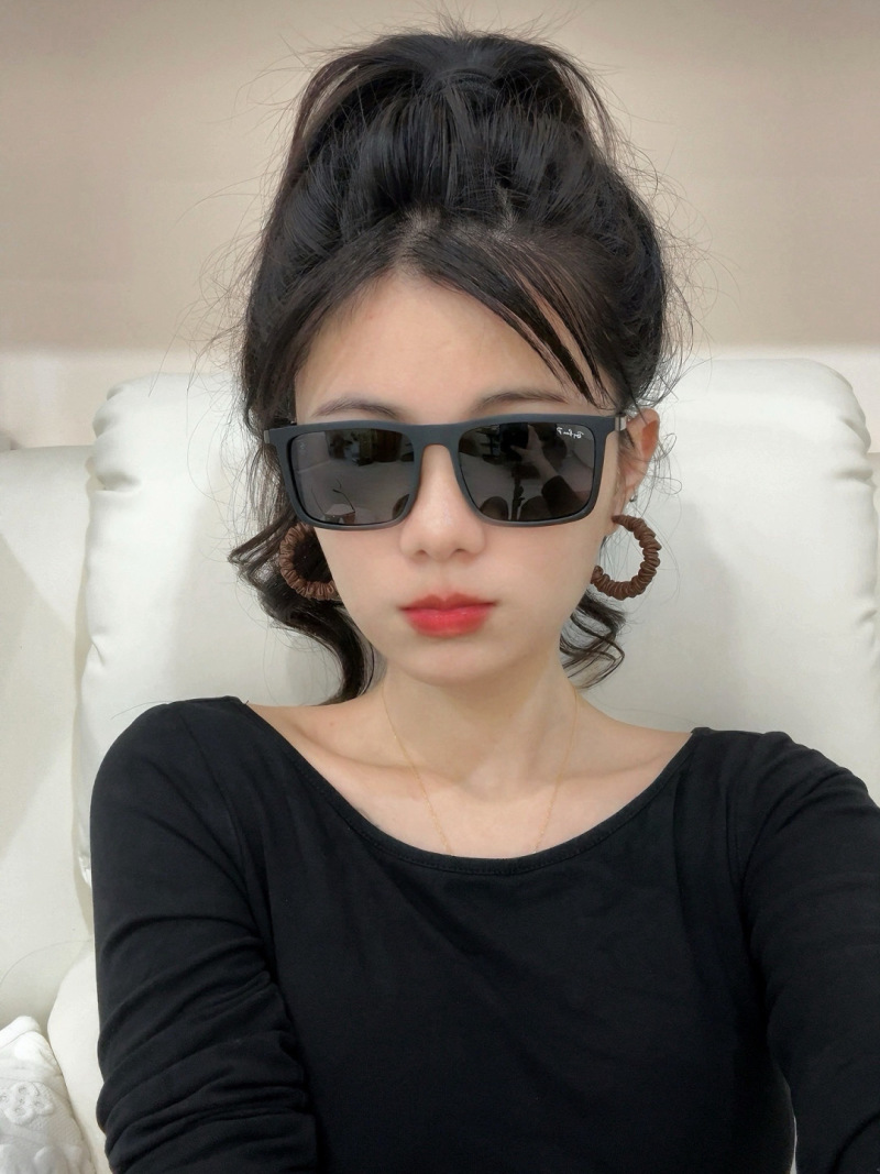 Солнцезащитные очки Ray-Ban модель RB7839