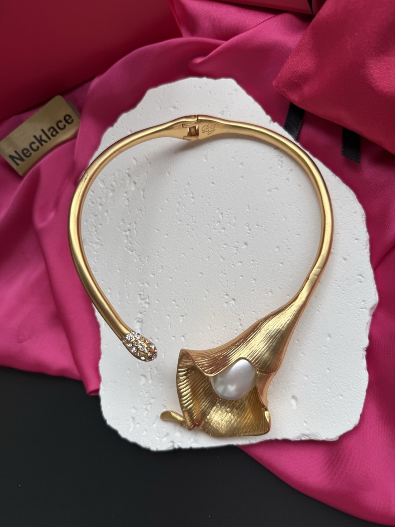Колье с жемчугом Schiaparelli