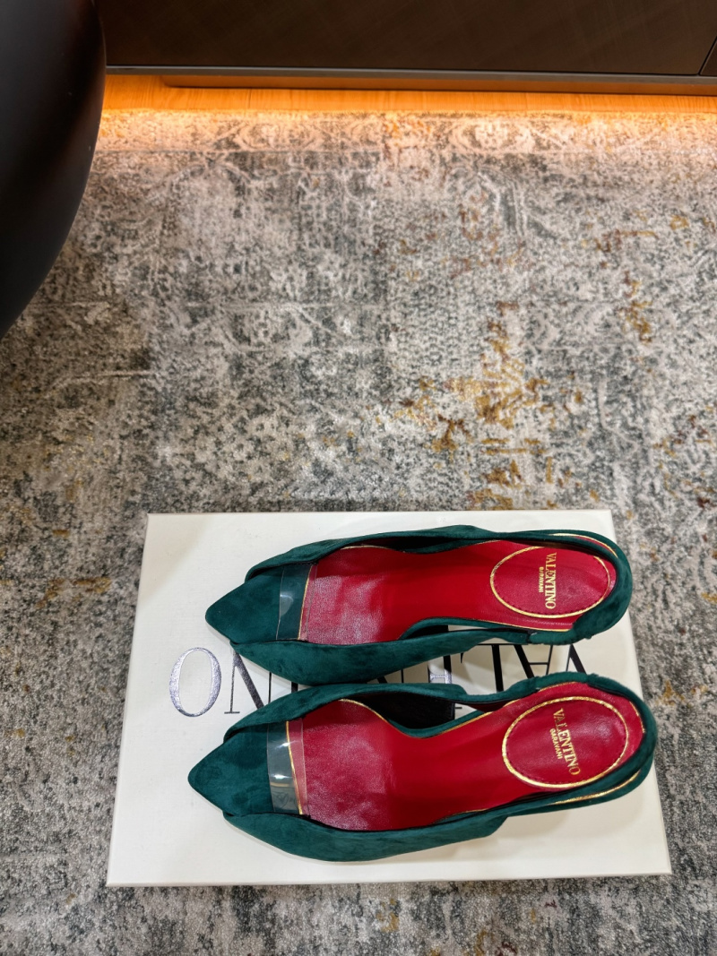 Женские замшевые туфли Valentino зеленого цвета Valentino Garavani