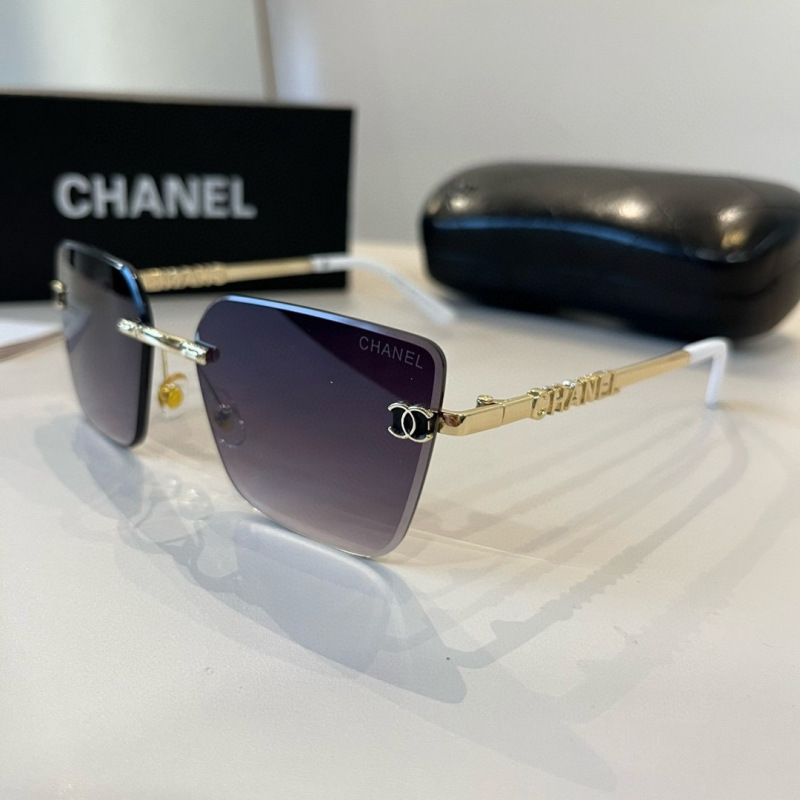 Солнцезащитные очки Chanel