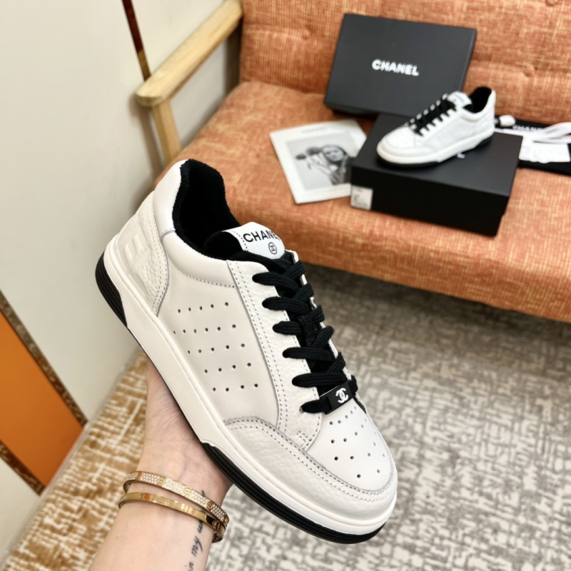 Кроссовки женские Chanel черно-белые